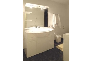 Ungaria Byt Budapesta / Budapest, Exteriorul