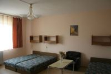 Hungrie Byt Szekszárd, Extérieur