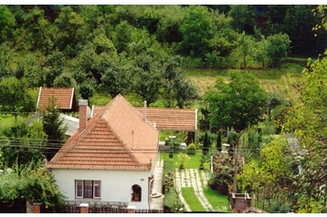 Węgry Chata Sirok, Zewnątrz