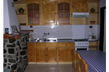 Węgry Chata Sirok, Zewnątrz