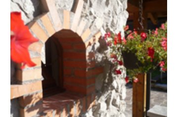 Italy Chata Casan, Exterior