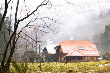 Slovacia Chata Terchová, Exteriorul