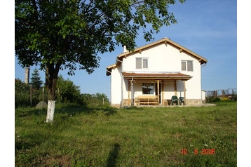 Bułgaria Chata Velika, Zewnątrz