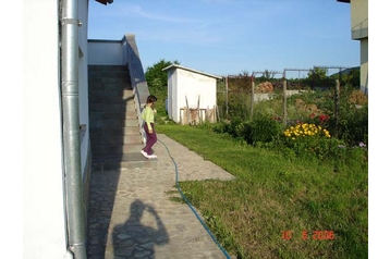 Bułgaria Chata Velika, Zewnątrz