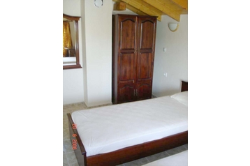 Bułgaria Chata Velika, Zewnątrz