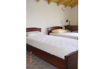 Bułgaria Chata Velika, Zewnątrz