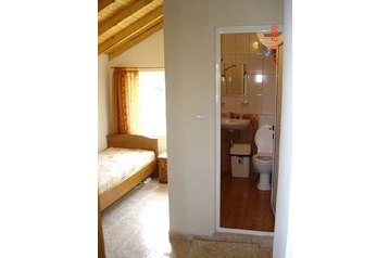 Bułgaria Chata Velika, Zewnątrz