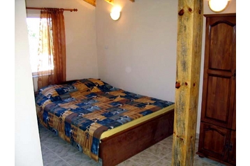 Bułgaria Chata Velika, Zewnątrz