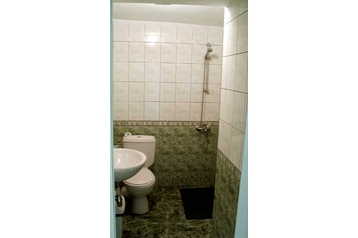 Bułgaria Chata Velika, Zewnątrz