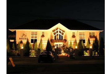 Hungrie Hotel Kisbér, Extérieur