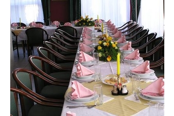 Hungrie Hotel Kisbér, Extérieur
