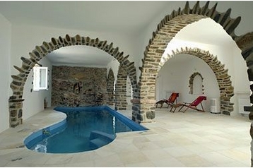 Hellas Chata Parikia, Eksteriør