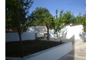 Bułgaria Chata Izgrev, Zewnątrz