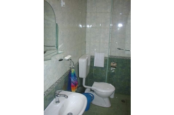 Bułgaria Chata Izgrev, Zewnątrz