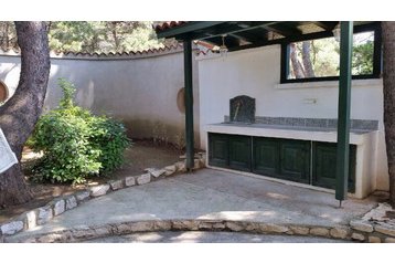 Kroatia Privát Pula, Eksteriør