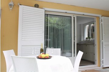 Kroatia Privát Pula, Eksteriør