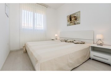 Kroatia Privát Pula, Eksteriør