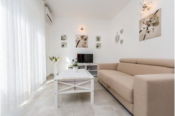 Kroatia Privát Pula, Eksteriør