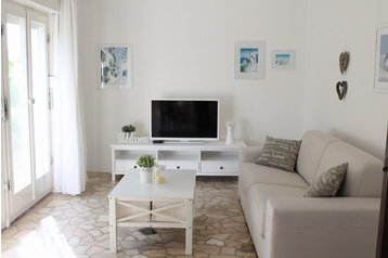 Kroatia Privát Pula, Eksteriør