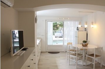 Kroatia Privát Pula, Eksteriør