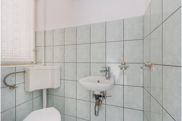 Kroatia Privát Pula, Eksteriør