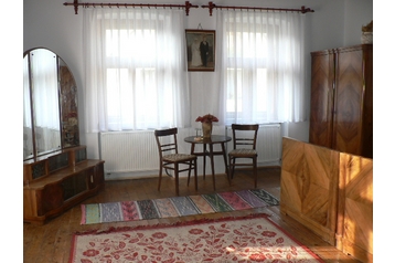 Hungrie Chata Sátoraljaújhely, Extérieur