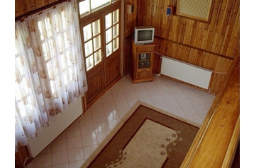 Rumunsko Chata Văleni, Exteriér