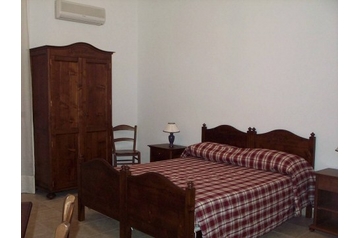 Italia Penzión Locri, Exterior