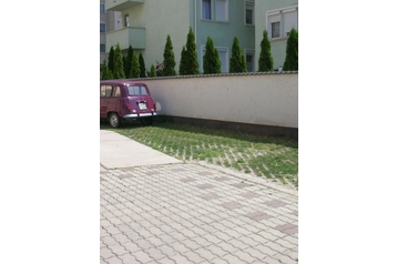 Ungarn Byt Hajdúszoboszló, Exterieur