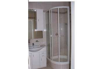 Ungaria Byt Hajdúszoboszló, Exteriorul