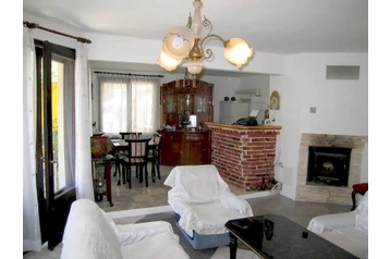 Bulgarie Byt Varna, Extérieur