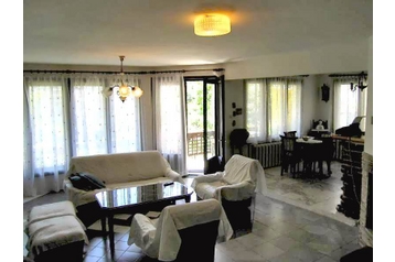 Bulgarie Byt Varna, Extérieur