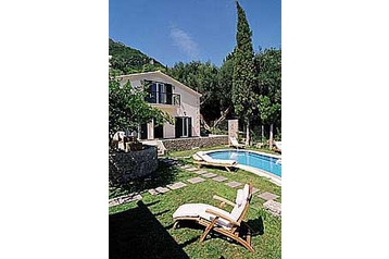 Grecja Chata Messonghi, Zewnątrz