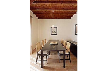 Grecja Chata Messonghi, Zewnątrz