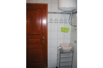 Croazia Byt Pula, Esterno