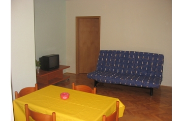 Fizetővendéglátó-hely Slatine 5