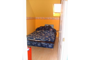 Hungrie Byt Velence, Extérieur