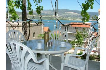 Chorvatsko Privát Arbanija, Exteriér