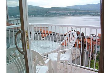 Chorvatsko Privát Arbanija, Exteriér