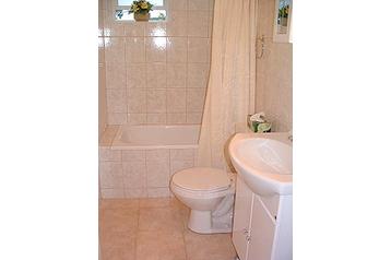 Chorvatsko Privát Arbanija, Exteriér