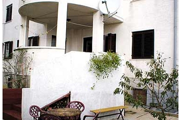 Chorvatsko Privát Baška, Exteriér