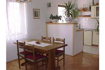 Chorvatsko Privát Baška, Exteriér