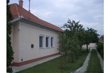 Ungaria Chata Hajdúszoboszló, Exteriorul