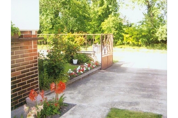 Szlovákia Byt Bögellő / Boheľov, Exteriőr