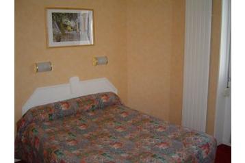 Франция Hotel Париж / Paris, Екстериор