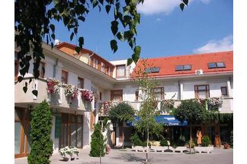 Ungari Hotel Kecskemét, Eksterjöör