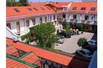 Ungari Hotel Kecskemét, Eksterjöör