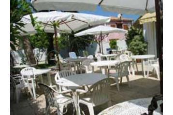Отель Antibes 2