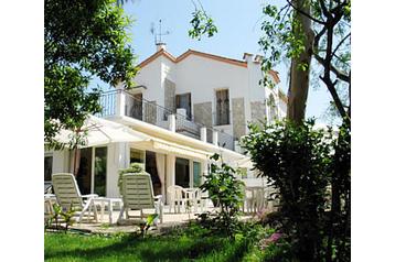 Отель Antibes 4
