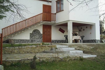 Bugarska Chata Trjavna, Eksterijer